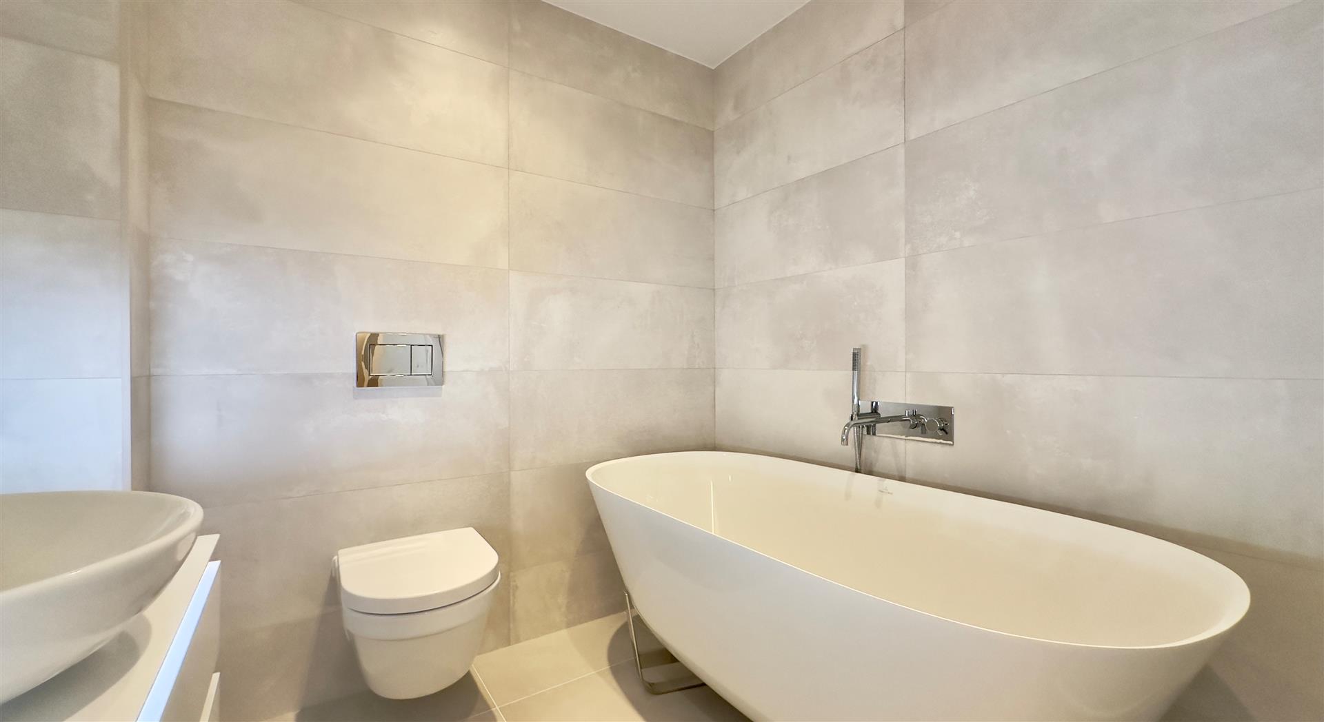 Image of House - 4 Bedrooms - 3 Bathrooms for Rental in North Gorge-Gibraltar, Image 18